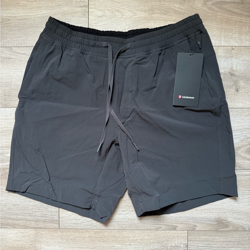 NWT Lululemon Bowline Short 8” Graphite Grey Size L